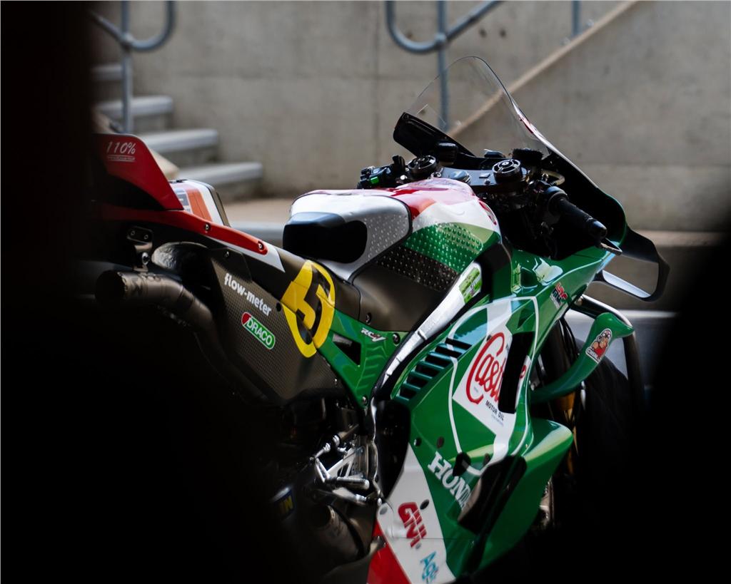 Kawasaki ZX550 A1 - A3 Unitrack 84 85 86 Castrol Power 1 10W40 and