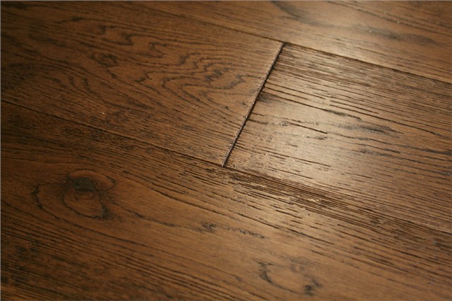 15mm X 190mm Engineered Oak Brushed, Caramel Hardwood Flooring