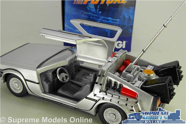 CORGI BACK TO THE FUTURE DELOREAN TIME MACHINE MODEL CAR 1:36