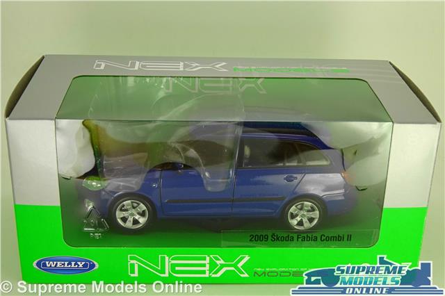 Škoda Fabia ② ミニカーセット 1/72 Skoda Fabia II /tangerine orange metallic/