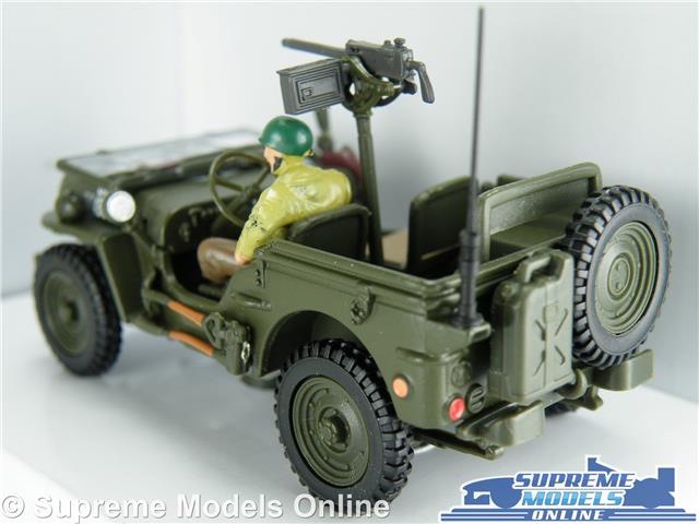 WILLYS JEEP MODEL CAR 1:43 MILITARY ARMY WITH FIGURE CARARAMA GREEN OPEN TOP K8 