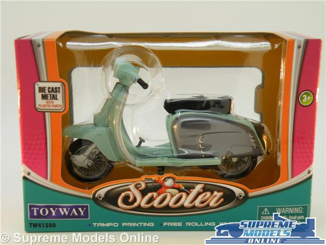 LAMBRETTA MODEL SCOOTER BIKE MOPED 1:18 SCALE GREEN/GREY 1960'S 150 175 ...