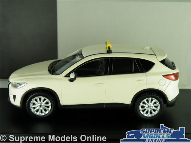 Mazda CX-5ミニカー　1/43 MAZDA CX-5 MODEL CAR TAXI CAB 2012 CREAM 1:43 SCALE IXO