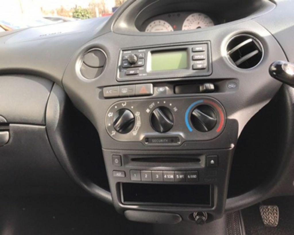 Toyota Yaris Car CD Stereo Radio Facia Fascia Surround