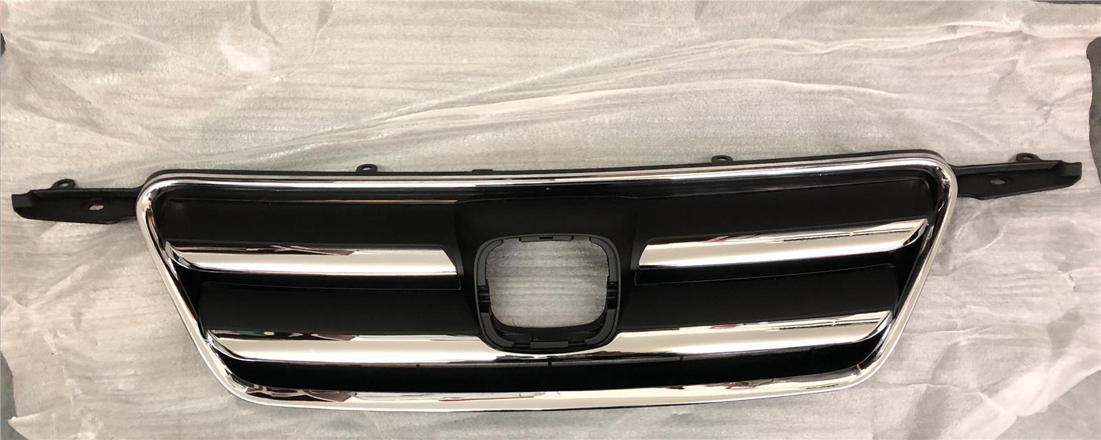 HONDA CRV 2005 2007 FRONT GRILLE WITH CHROME NO BADGE